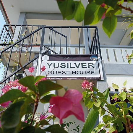 Yusilver Guest House Labuan Bajo Eksteriør bilde