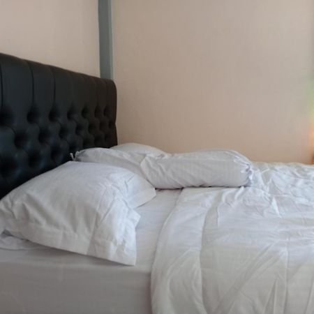 Yusilver Guest House Labuan Bajo Eksteriør bilde
