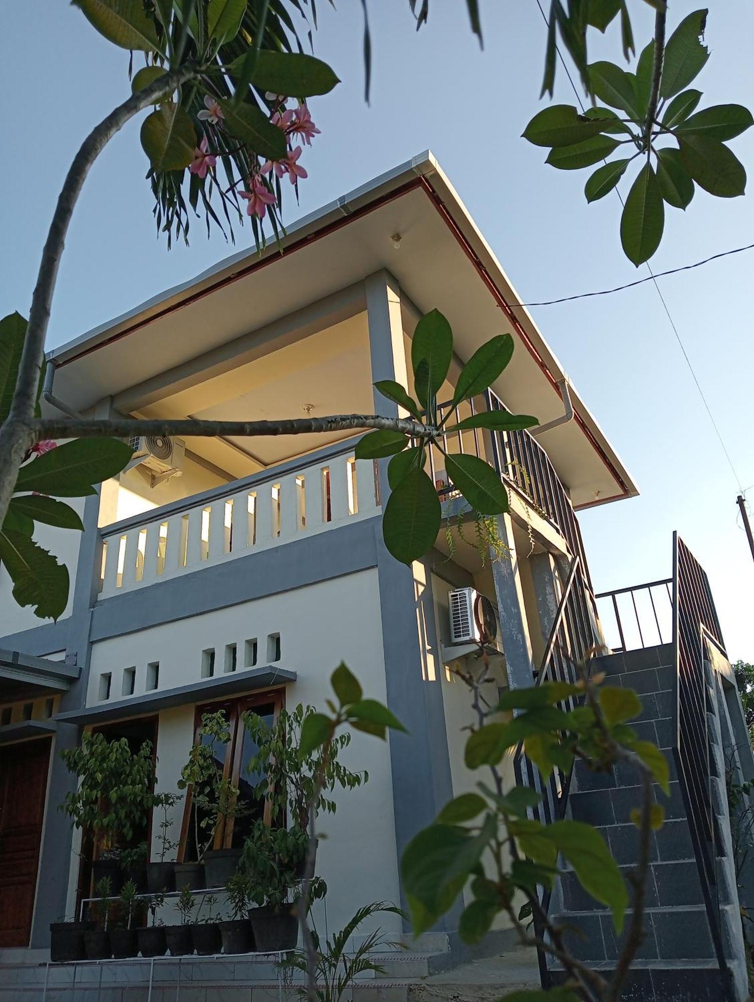 Yusilver Guest House Labuan Bajo Eksteriør bilde