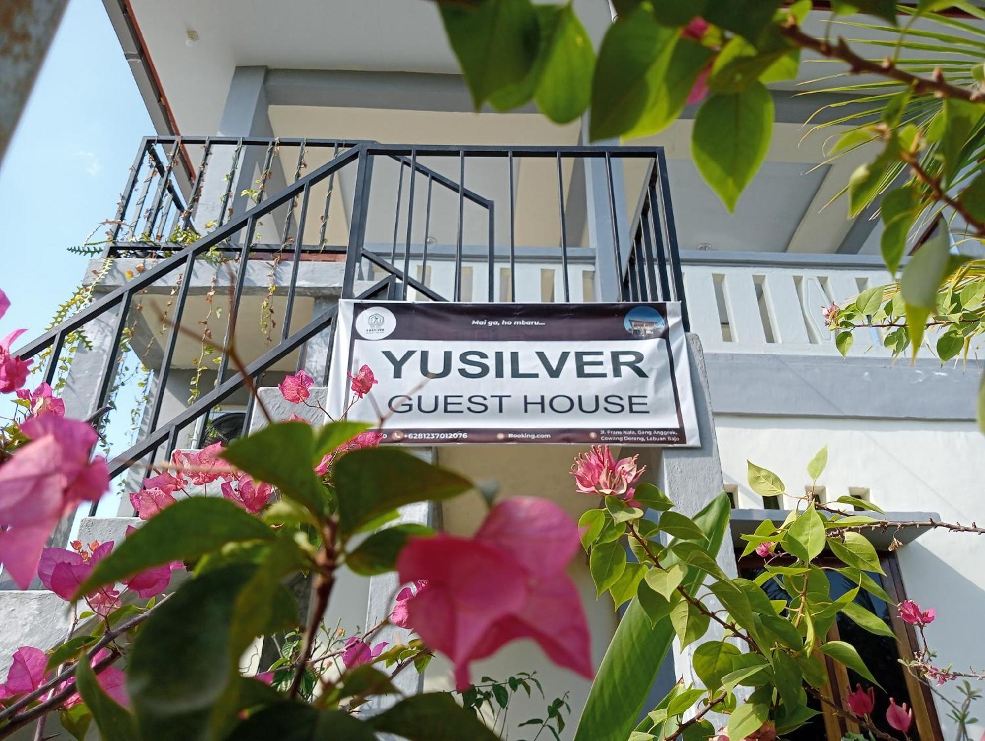 Yusilver Guest House Labuan Bajo Eksteriør bilde