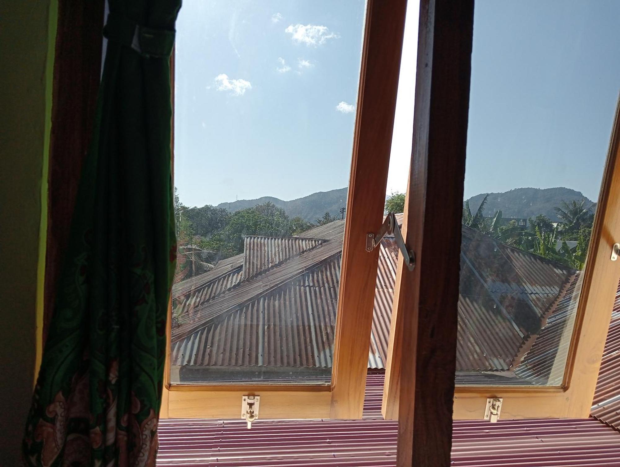 Yusilver Guest House Labuan Bajo Eksteriør bilde