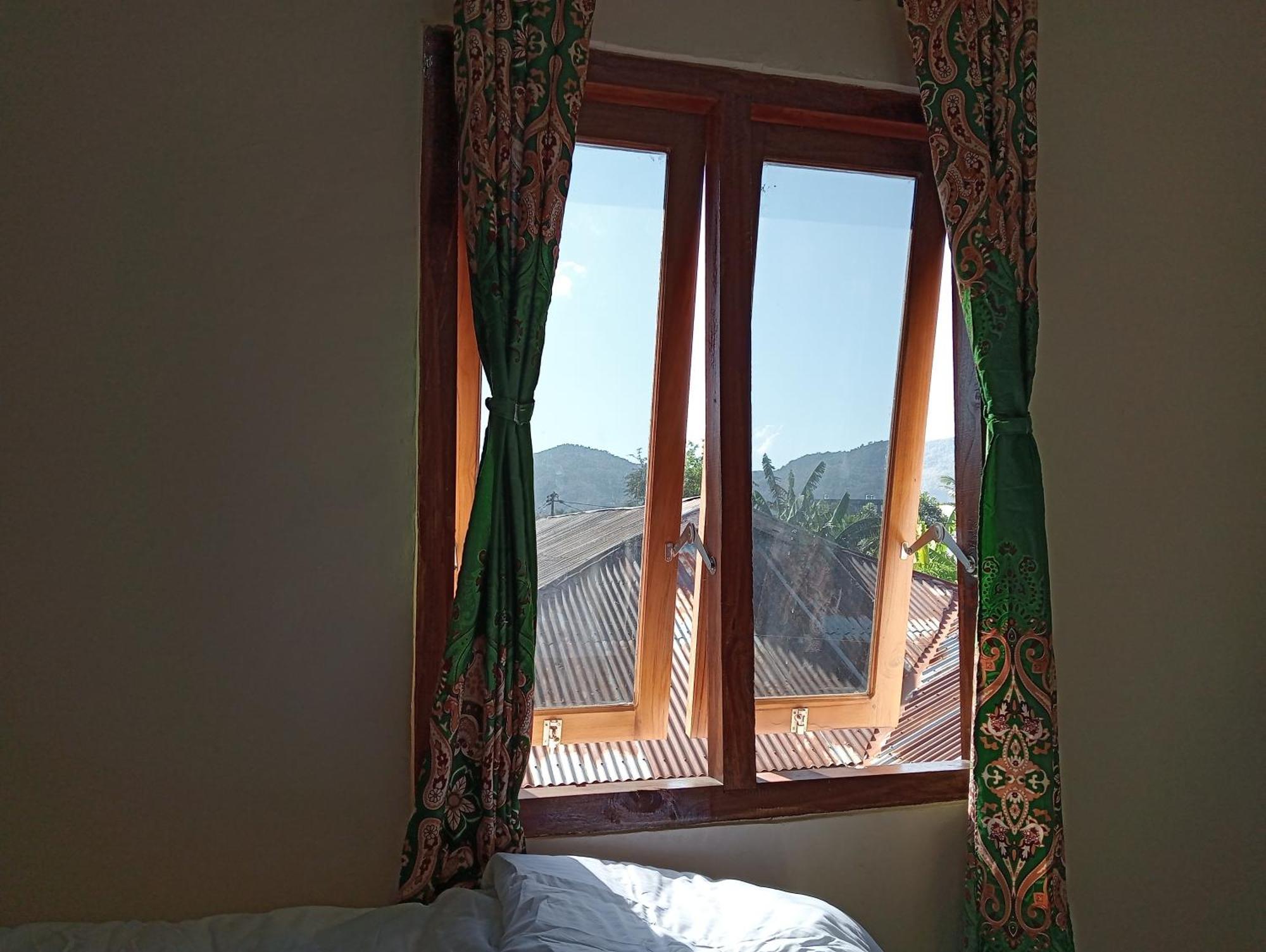 Yusilver Guest House Labuan Bajo Eksteriør bilde