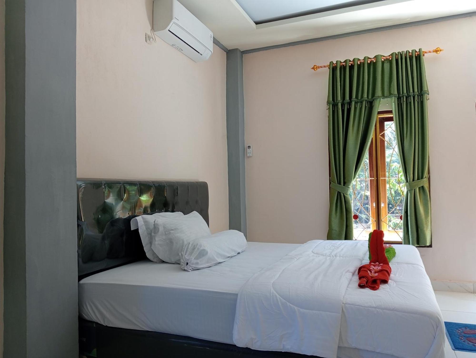 Yusilver Guest House Labuan Bajo Rom bilde